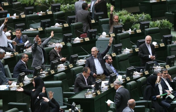 payantitr: Iranian lawmakers