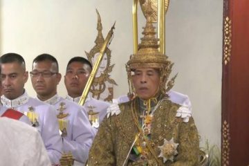 پادشاه جدید تایلند تاجگذاری کرد + عکس
