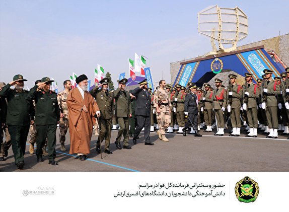 پایان تیتر: بازدید حضرت آیت الله خامنه ای از دانشکده پدافند هوایی