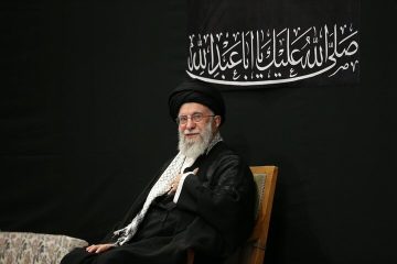 حضور رهبر انقلاب در مراسم حسینیه امام انرژی دوباره در کالبد انقلاب بود