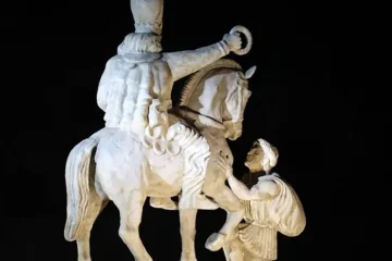 والرین کی بود و چرا جلوی شاپور اول زانو زد ../ به بهانه رونمایی مجسمه «زانو زدگان برابر ایران» در میدان انقلاب