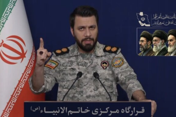 سخنگوی قرارگاه خاتم الانبیا: کوسه‌های خلیج فارس منتظر نظامیان آمریکایی هستند